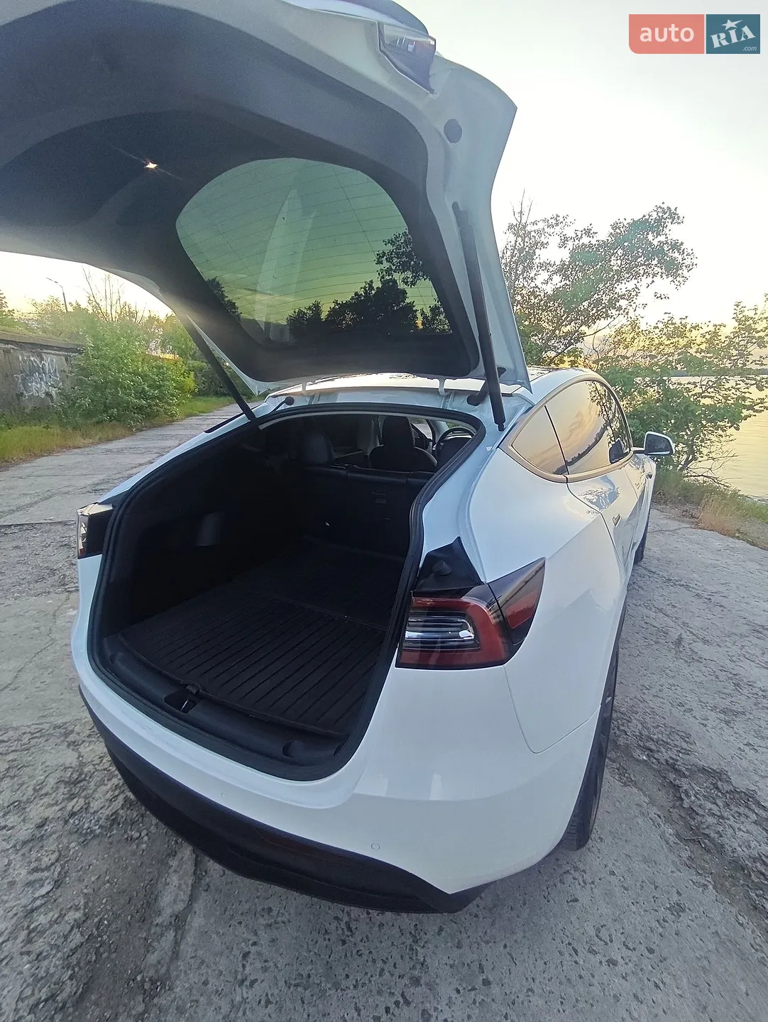 2020 Tesla Model Y - мініатюра 19