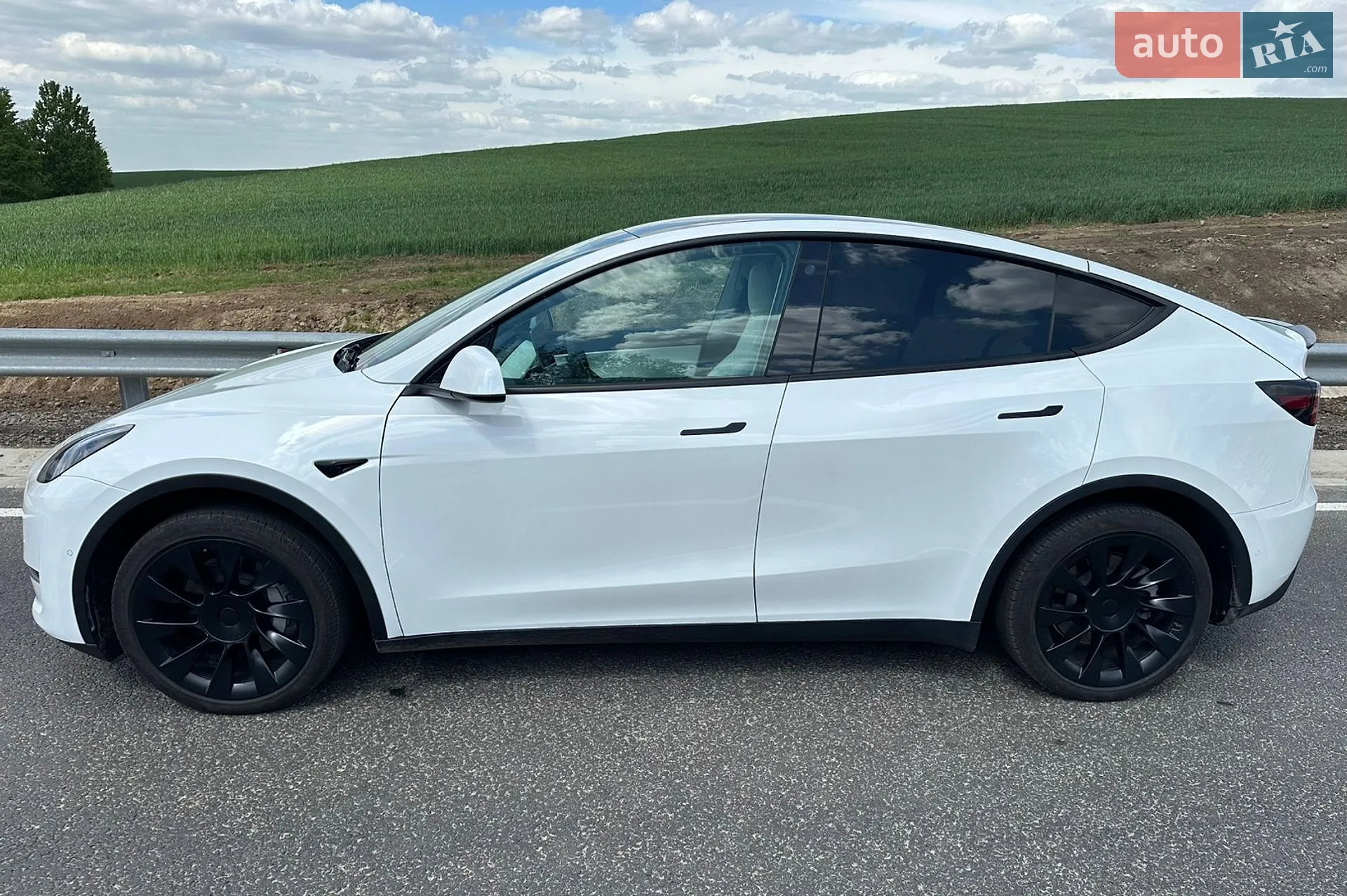 2021 Tesla Model Y - мініатюра 8