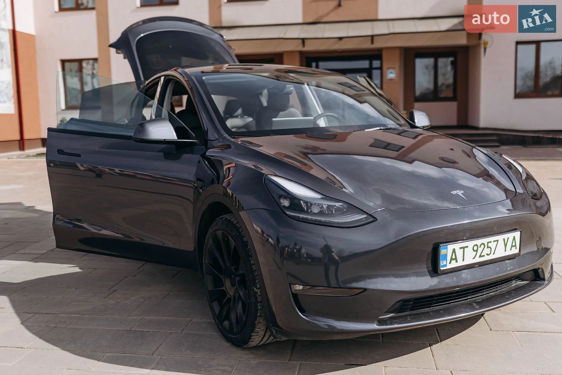2023 Tesla Model Y - мініатюра 3
