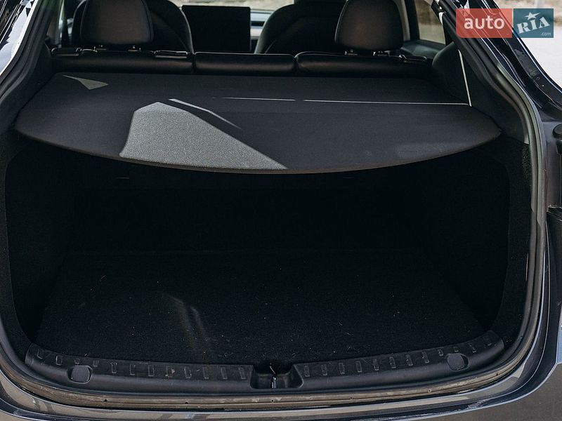 Внедорожник / Кроссовер Tesla Model Y 2023 в Ивано-Франковске