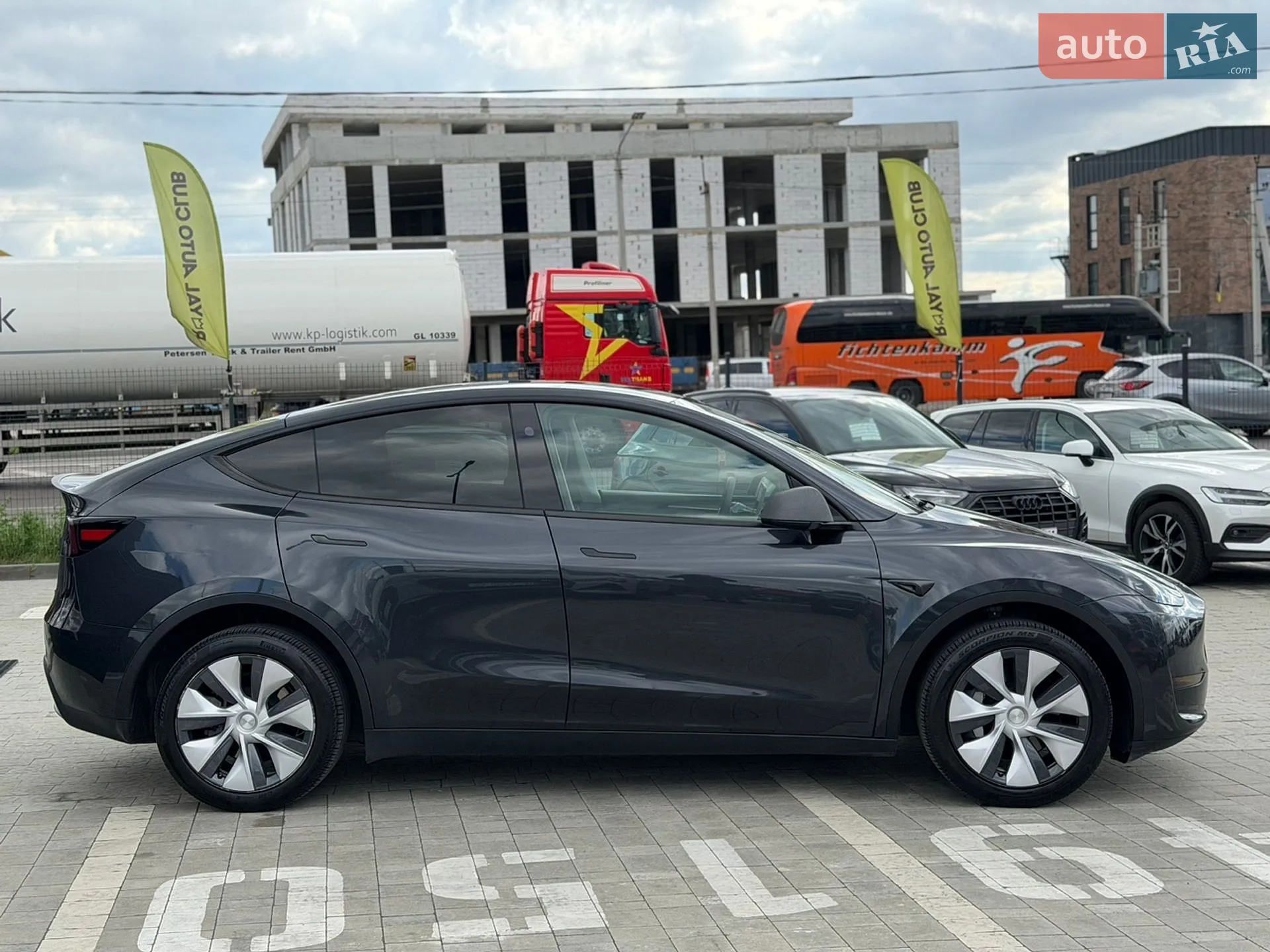 2024 Tesla Model Y - мініатюра 4