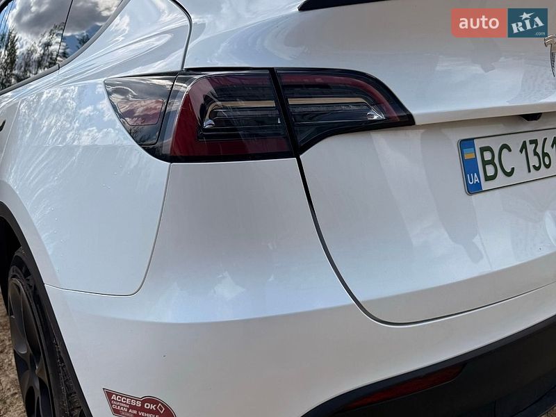 Позашляховик / Кросовер Tesla Model Y 2023 в Львові