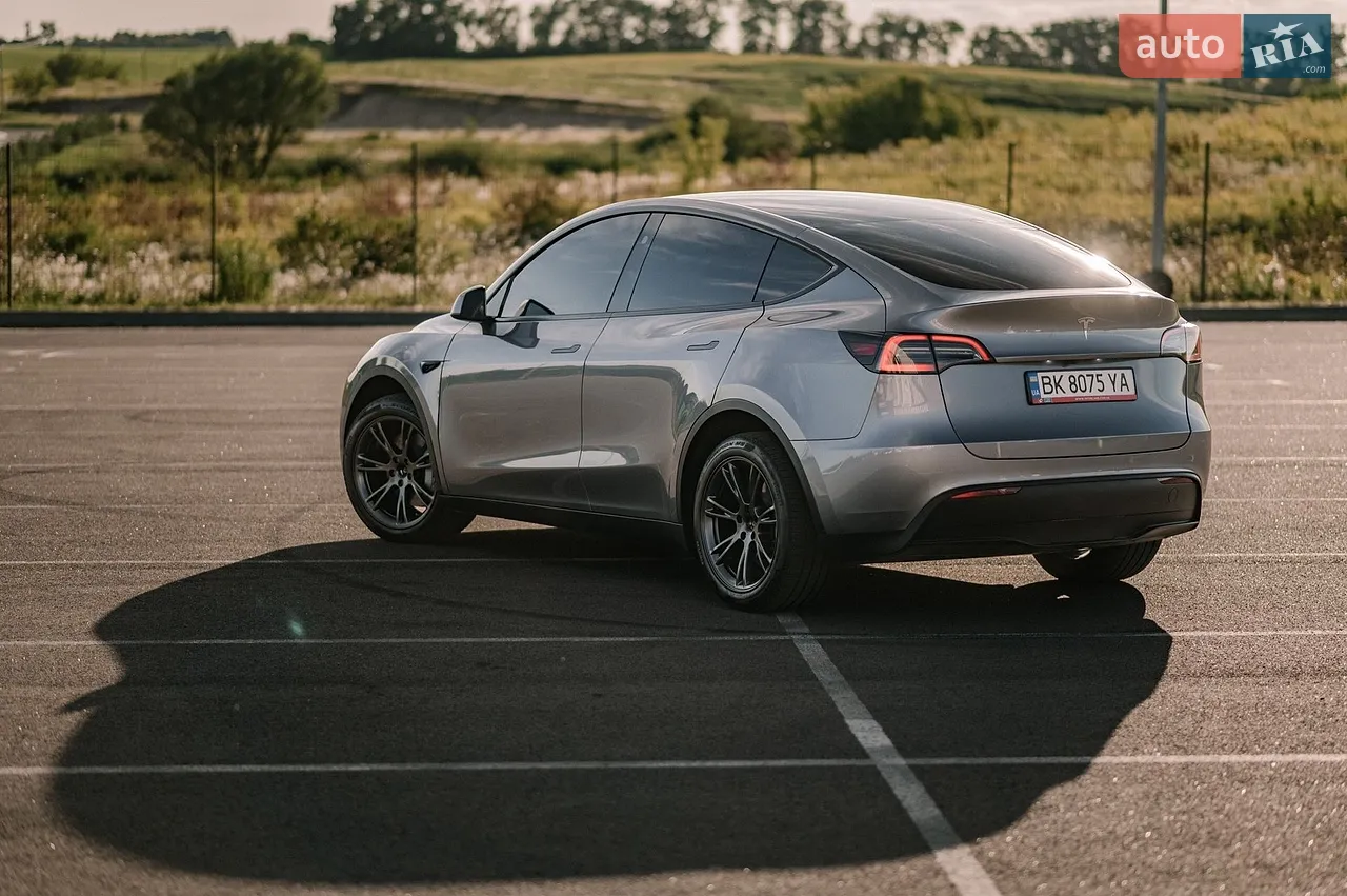 2025 Tesla Model Y - мініатюра 14