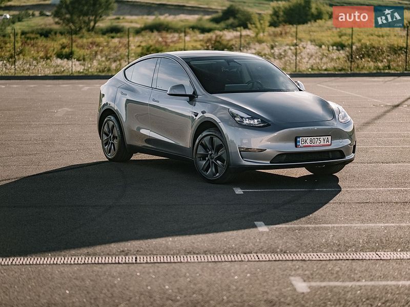 Позашляховик / Кросовер Tesla Model Y 2024 в Києві фото 28 Позашляховик / Кросовер Tesla Model Y 2024 в Києві