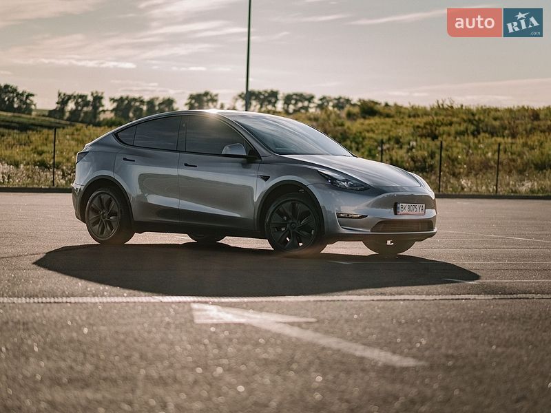 Позашляховик / Кросовер Tesla Model Y 2024 в Києві фото 34 Позашляховик / Кросовер Tesla Model Y 2024 в Києві
