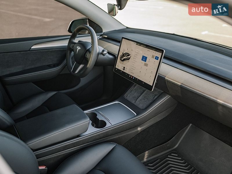 Позашляховик / Кросовер Tesla Model Y 2024 в Києві фото 59 Позашляховик / Кросовер Tesla Model Y 2024 в Києві