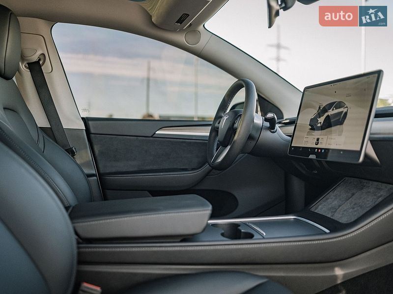 Позашляховик / Кросовер Tesla Model Y 2024 в Києві фото 62 Позашляховик / Кросовер Tesla Model Y 2024 в Києві