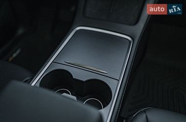 Позашляховик / Кросовер Tesla Model Y 2024 в Києві фото 75 Позашляховик / Кросовер Tesla Model Y 2024 в Києві