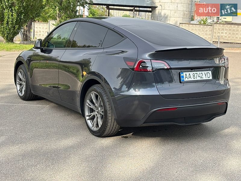 Позашляховик / Кросовер Tesla Model Y 2024 в Києві