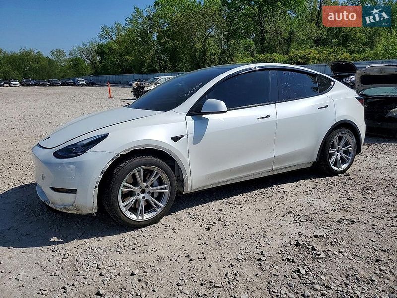 Tesla Model Y 2022