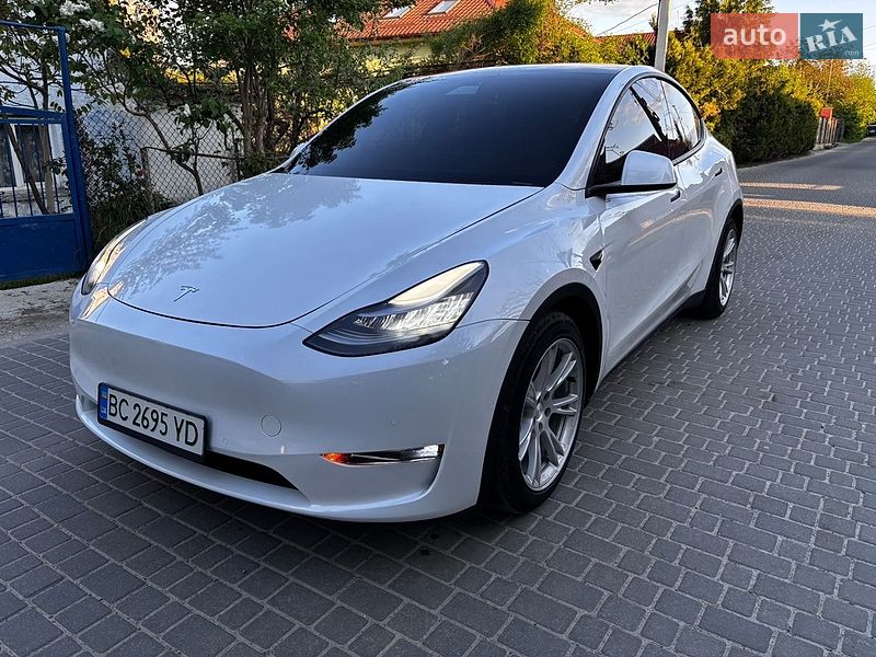 Tesla Model Y 2020