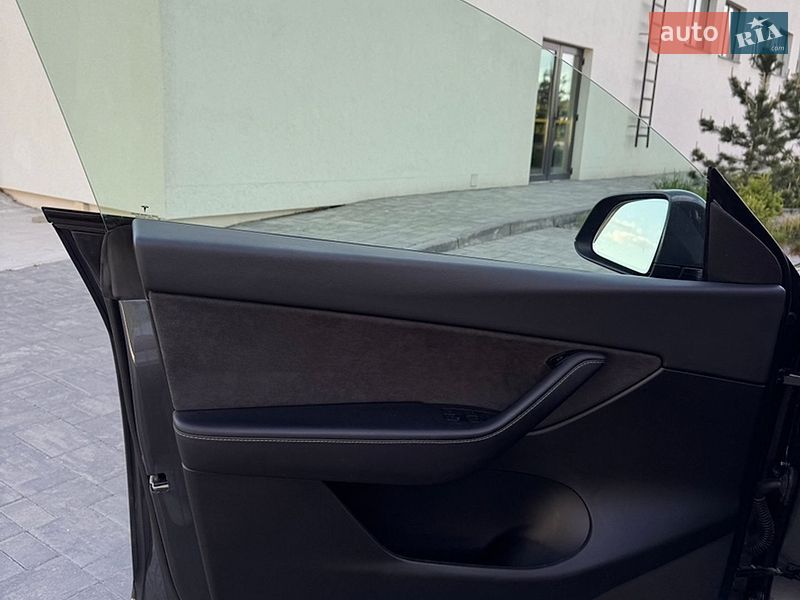 Внедорожник / Кроссовер Tesla Model Y 2022 в Луцке