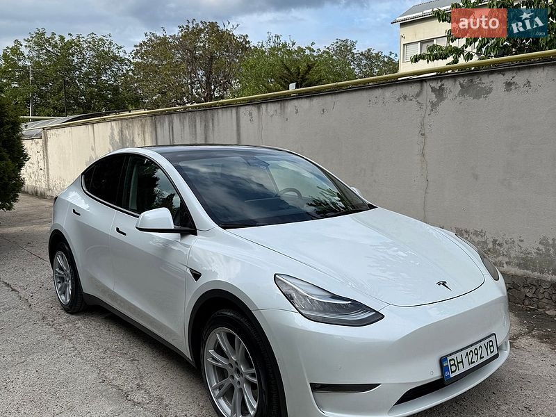 Tesla Model Y 2021