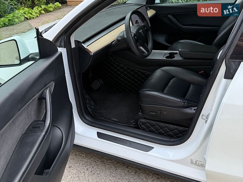 Внедорожник / Кроссовер Tesla Model Y 2021 в Одессе