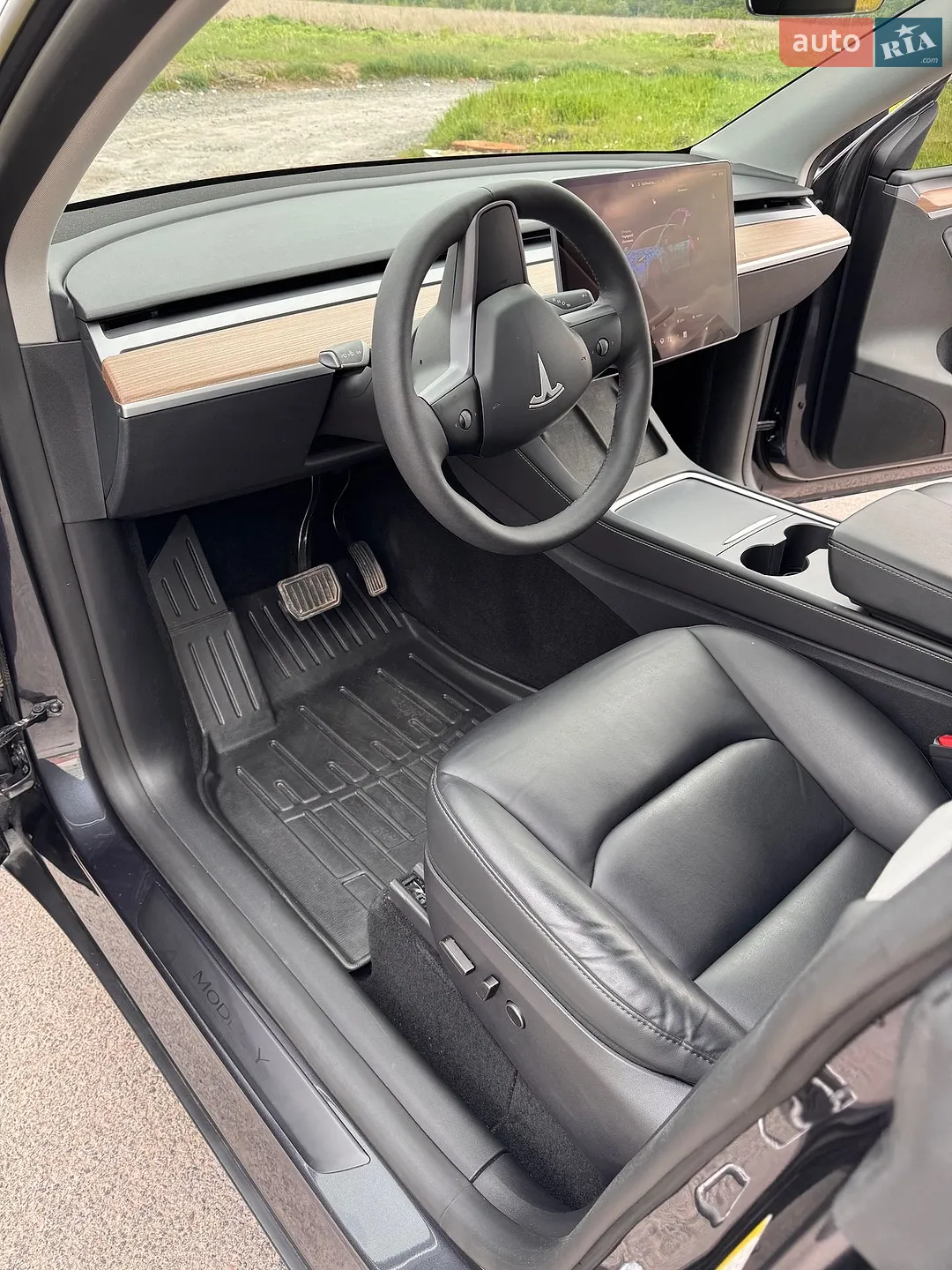 2024 Tesla Model Y - мініатюра 43
