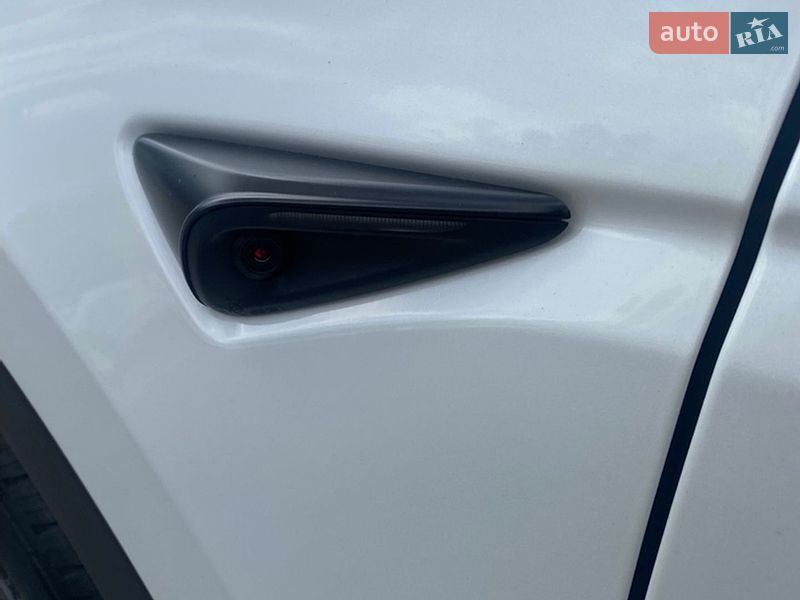 Внедорожник / Кроссовер Tesla Model Y 2023 в Киеве