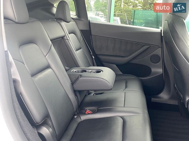 Внедорожник / Кроссовер Tesla Model Y 2023 в Киеве