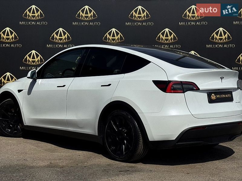 Внедорожник / Кроссовер Tesla Model Y 2020 в Киеве