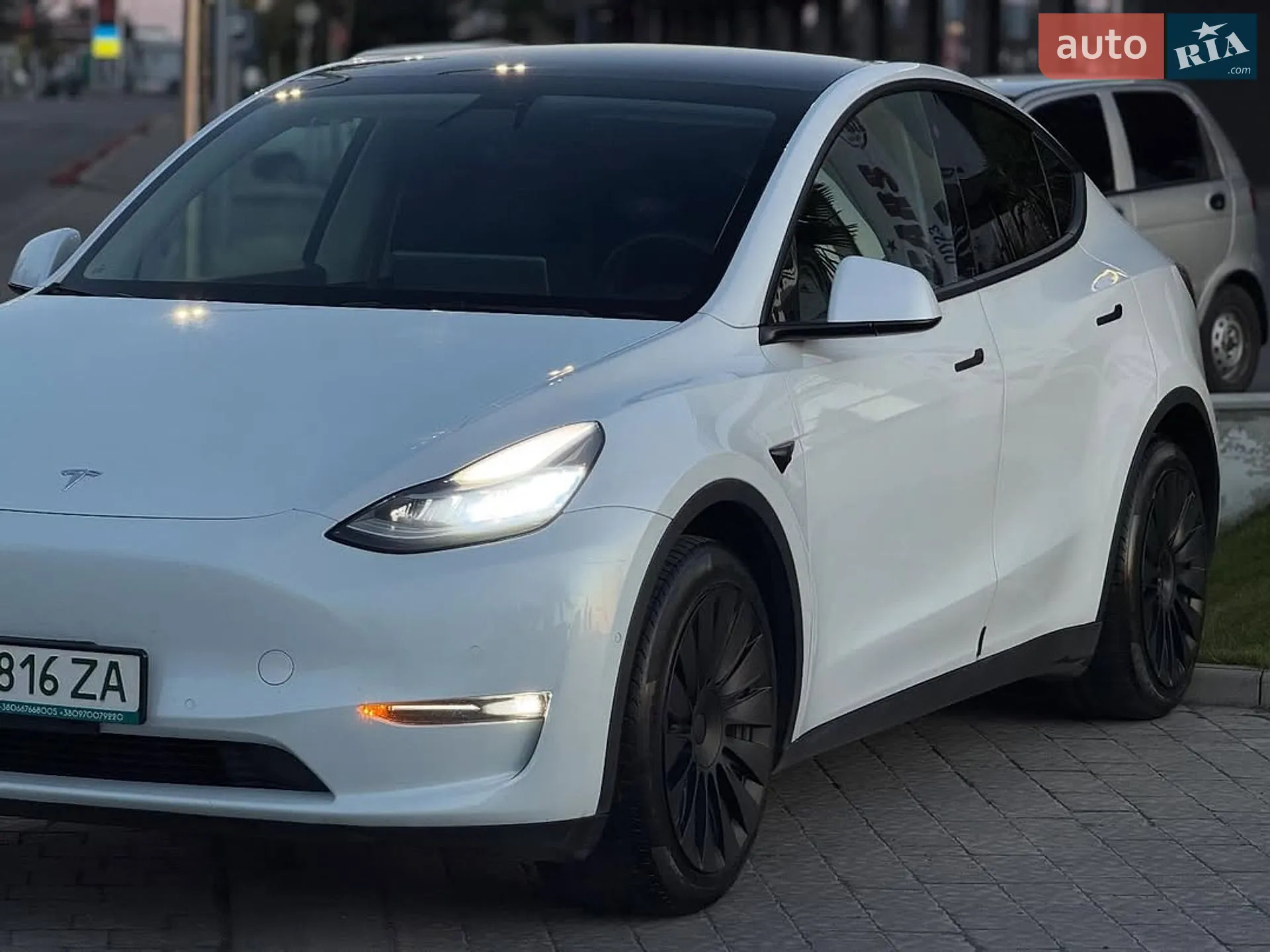 2021 Tesla Model Y - мініатюра 4