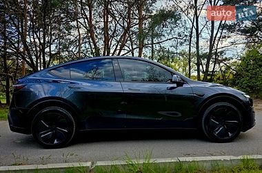 Внедорожник / Кроссовер Tesla Model Y 2025 в Киеве