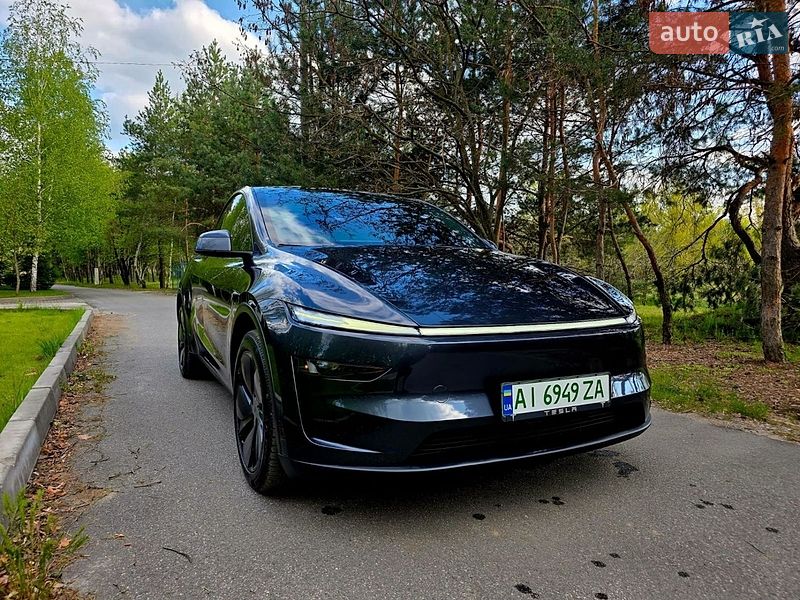 Внедорожник / Кроссовер Tesla Model Y 2025 в Киеве