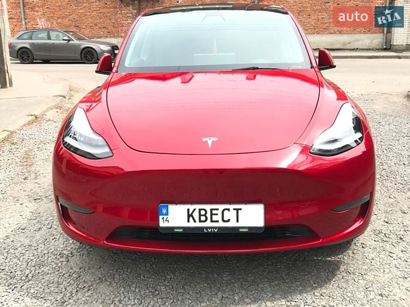 Tesla Model Y 2023