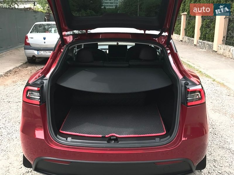 Внедорожник / Кроссовер Tesla Model Y 2023 в Львове