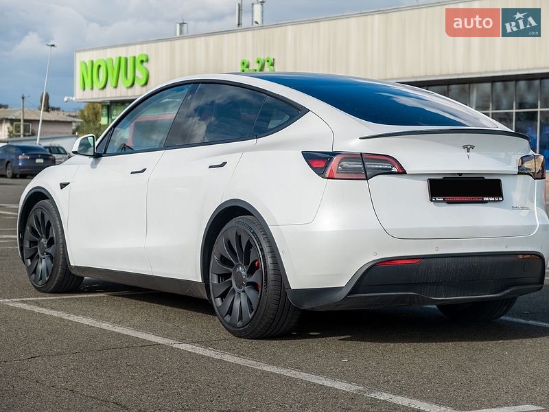 Позашляховик / Кросовер Tesla Model Y 2022 в Києві