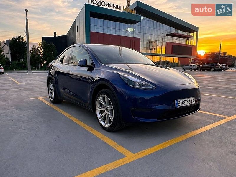 Tesla Model Y 2023