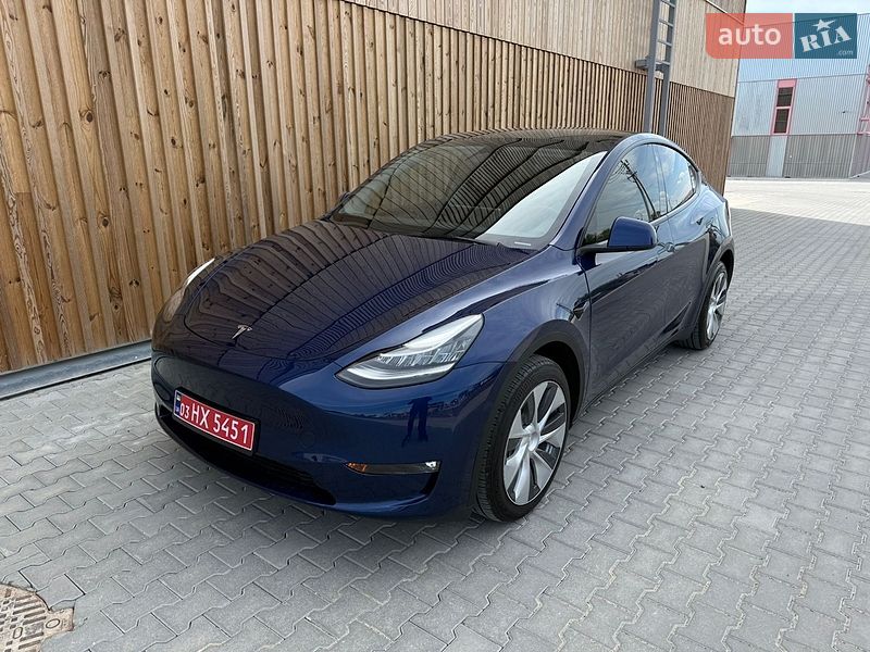 Tesla Model Y 2023