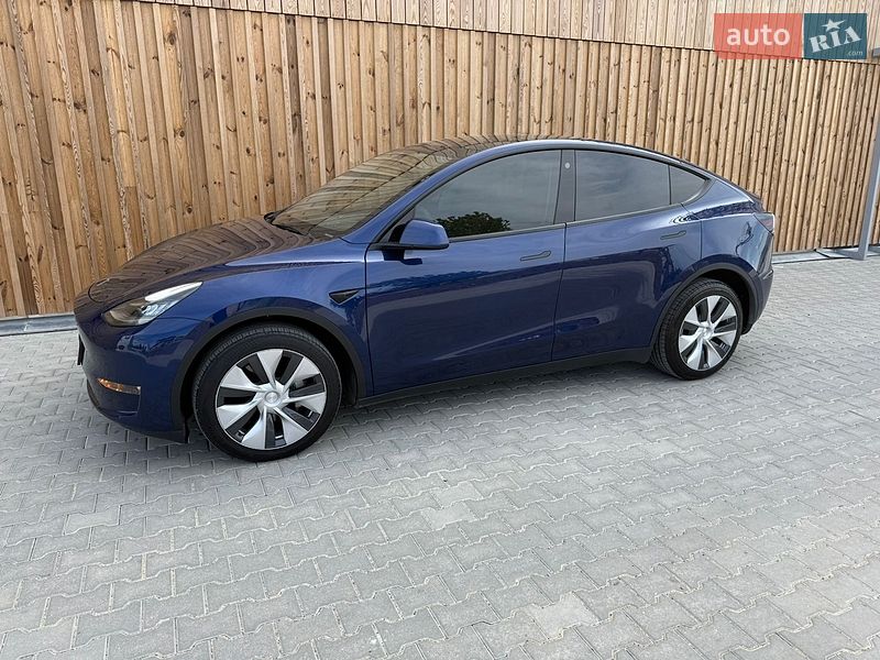Внедорожник / Кроссовер Tesla Model Y 2023 в Львове