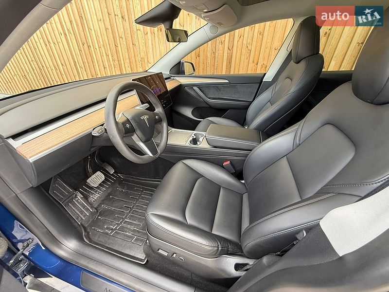 Внедорожник / Кроссовер Tesla Model Y 2023 в Львове