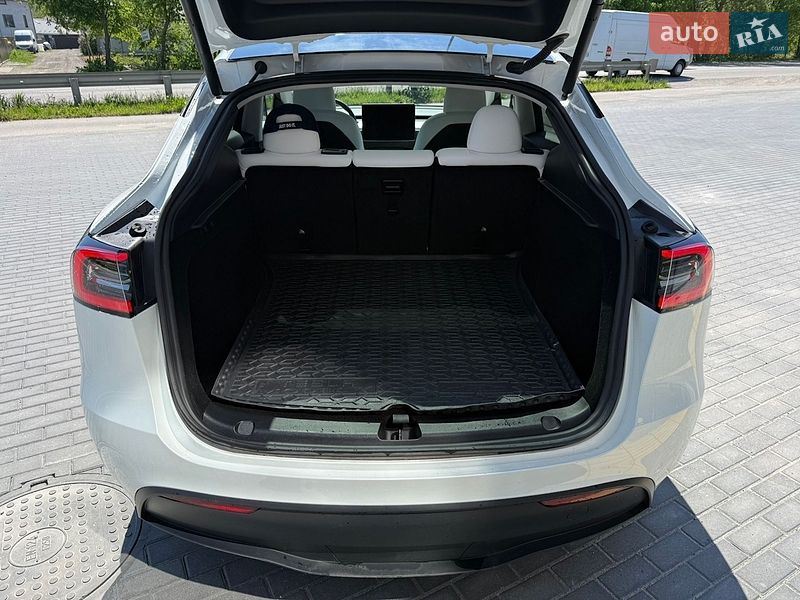 Позашляховик / Кросовер Tesla Model Y 2024 в Вінниці фото 18 Позашляховик / Кросовер Tesla Model Y 2024 в Вінниці