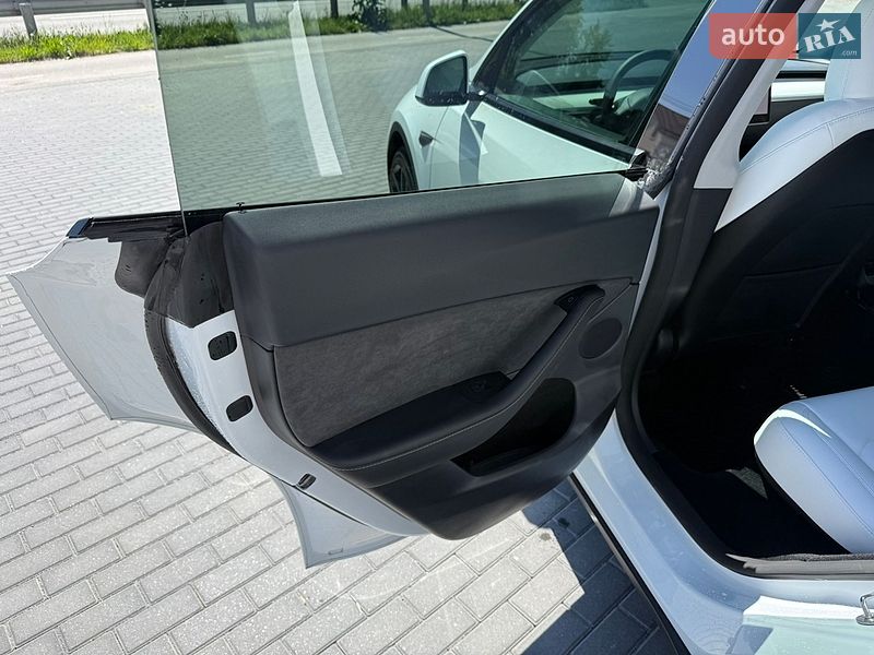 Позашляховик / Кросовер Tesla Model Y 2024 в Вінниці фото 20 Позашляховик / Кросовер Tesla Model Y 2024 в Вінниці