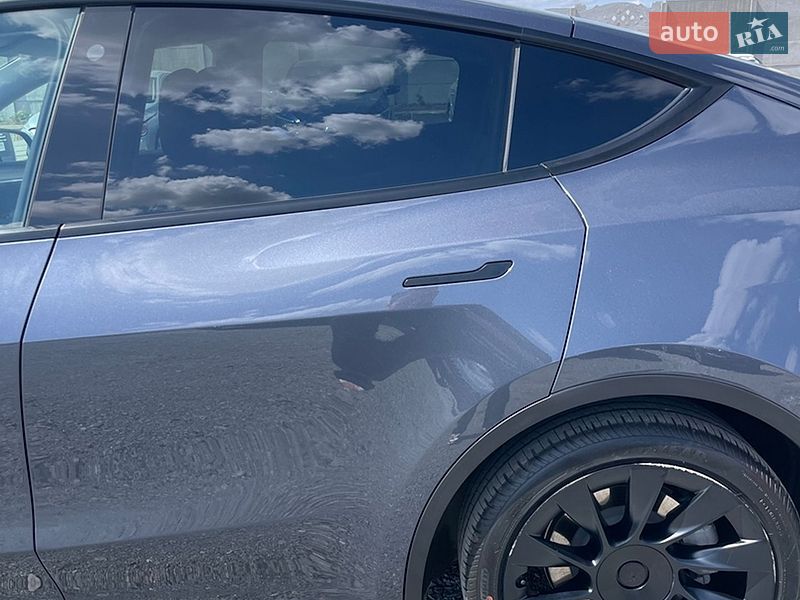 Внедорожник / Кроссовер Tesla Model Y 2022 в Ровно