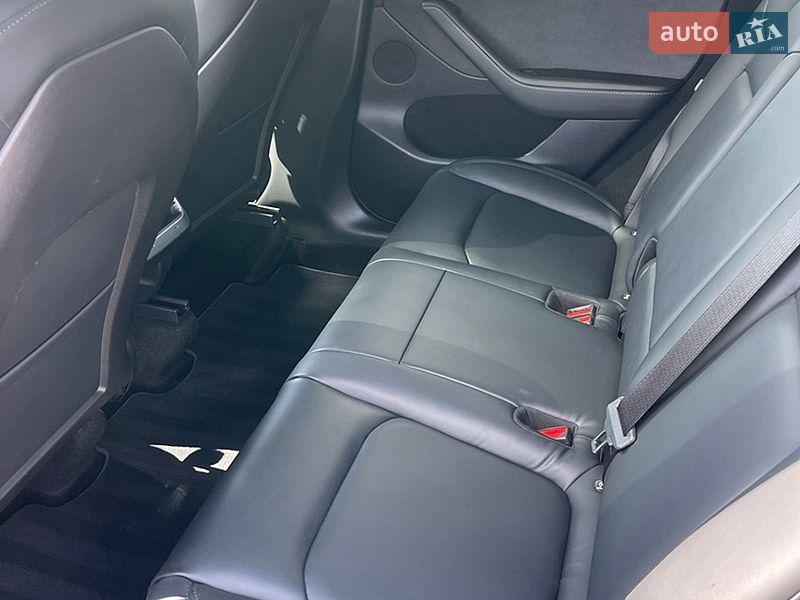 Внедорожник / Кроссовер Tesla Model Y 2022 в Ровно