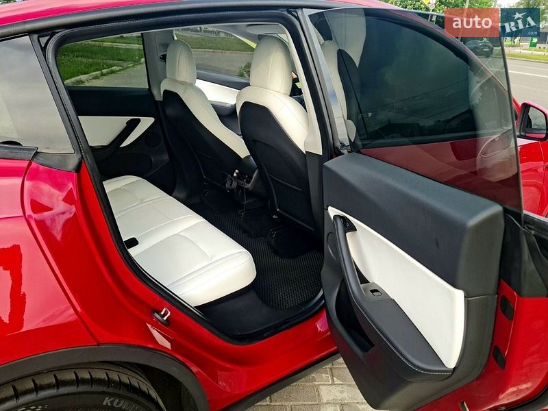Позашляховик / Кросовер Tesla Model Y 2020 в Харкові