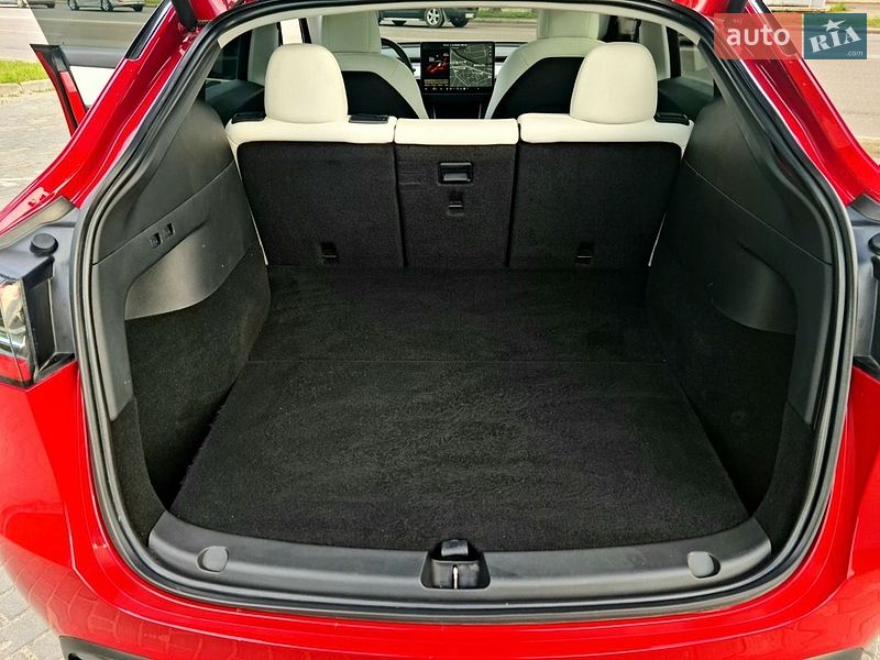 Позашляховик / Кросовер Tesla Model Y 2020 в Харкові