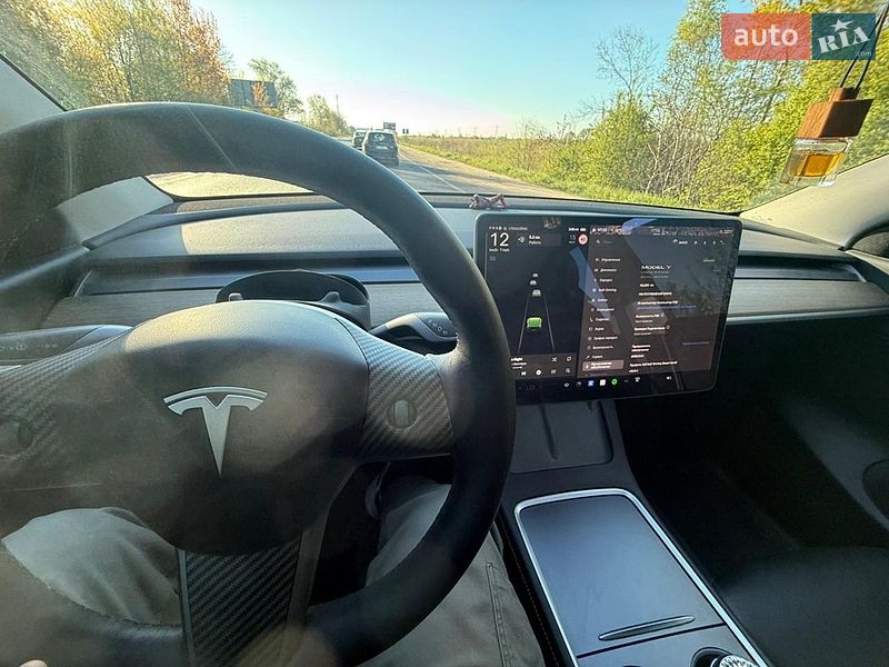 Позашляховик / Кросовер Tesla Model Y 2021 в Львові