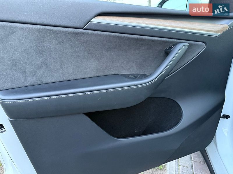 Внедорожник / Кроссовер Tesla Model Y 2023 в Виннице