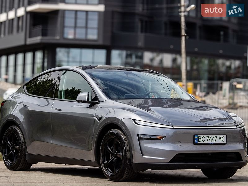 Внедорожник / Кроссовер Tesla Model Y 2025 в Львове