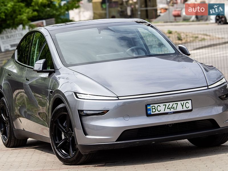 Внедорожник / Кроссовер Tesla Model Y 2025 в Львове