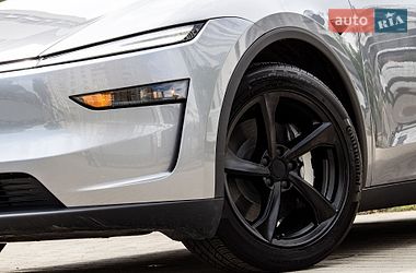 Внедорожник / Кроссовер Tesla Model Y 2025 в Львове