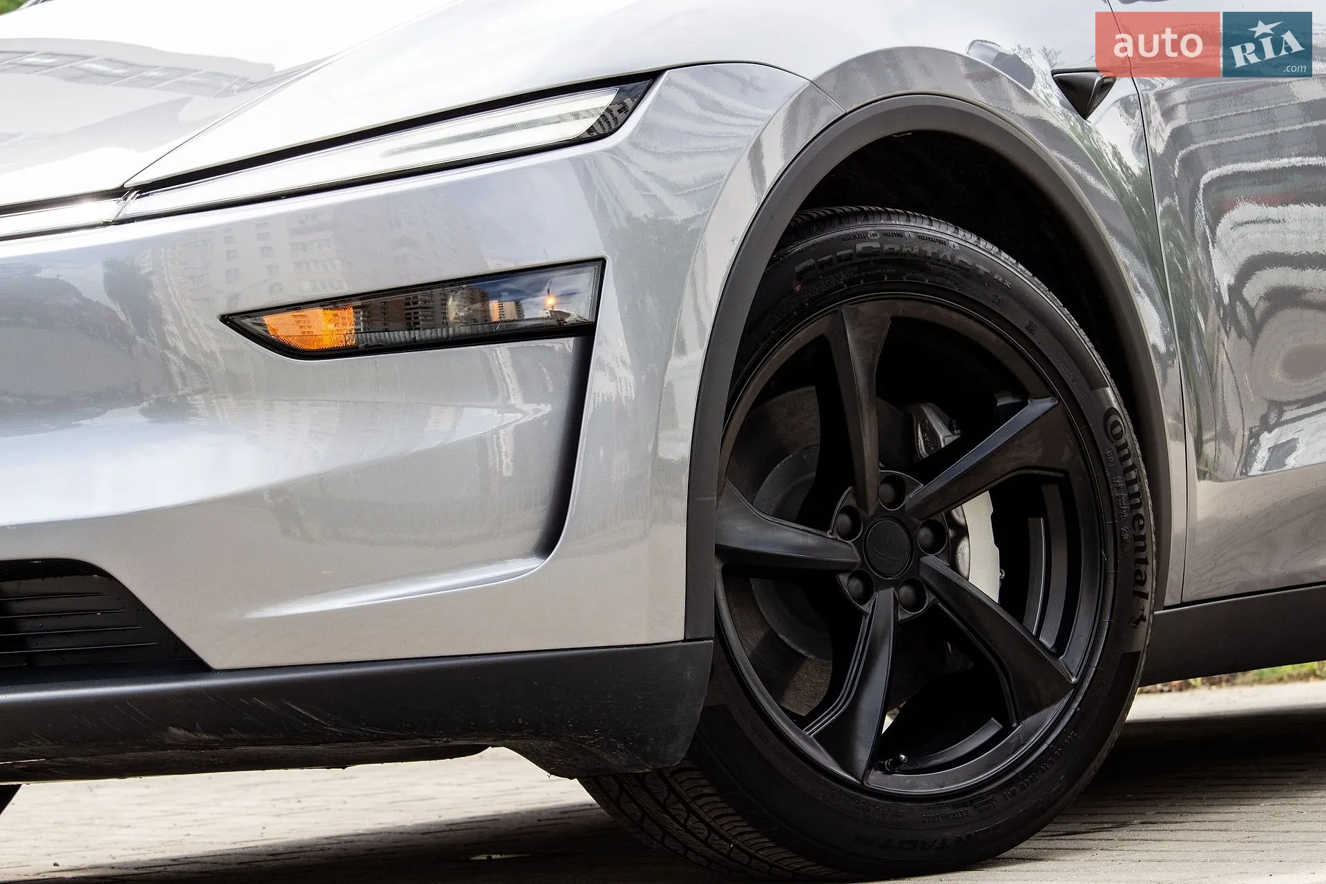 2025 Tesla Model Y - мініатюра 9