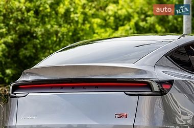 Внедорожник / Кроссовер Tesla Model Y 2025 в Львове