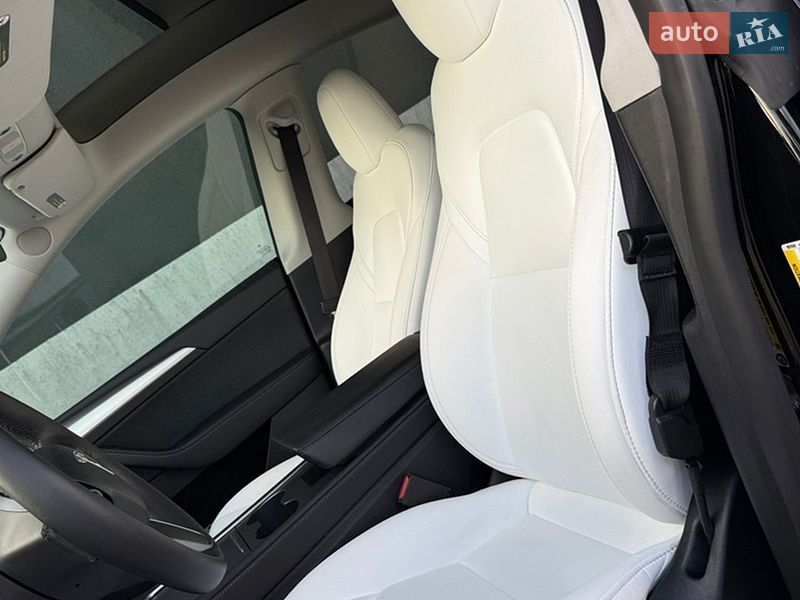 Позашляховик / Кросовер Tesla Model Y 2023 в Тернополі