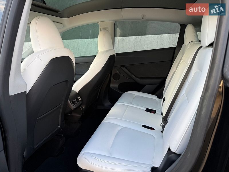 Позашляховик / Кросовер Tesla Model Y 2023 в Тернополі