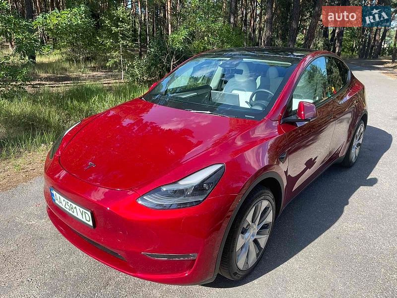 Внедорожник / Кроссовер Tesla Model Y 2024 в Киеве