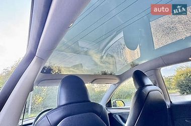 Позашляховик / Кросовер Tesla Model Y 2024 в Києві