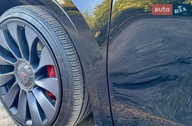 Позашляховик / Кросовер Tesla Model Y 2024 в Києві